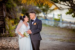 Hochzeitsband: „Feiern Sie Ihre Hochzeit in München mit erstklassiger Live-Musik. Von der emotionalen Trauung bis zur ausgelassenen Salsa-Party – wir gestalten den Soundtrack für Ihren schönsten Tag.“